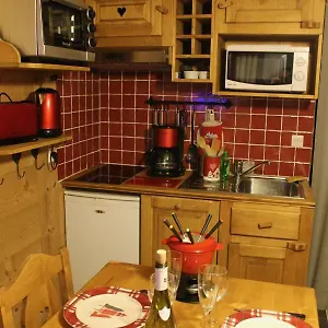 chalet-des-pistes-megeve.hotels-rhonealpes.com/